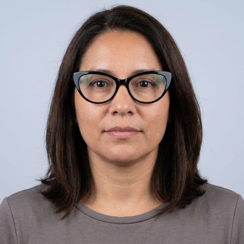 Cat-eye glasses